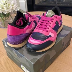 Valentino Garavani - Pink Camo Rockrunner Sneaker 8.5